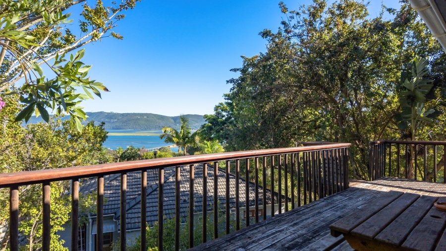 7 Bedroom Property for Sale in Paradise Western Cape